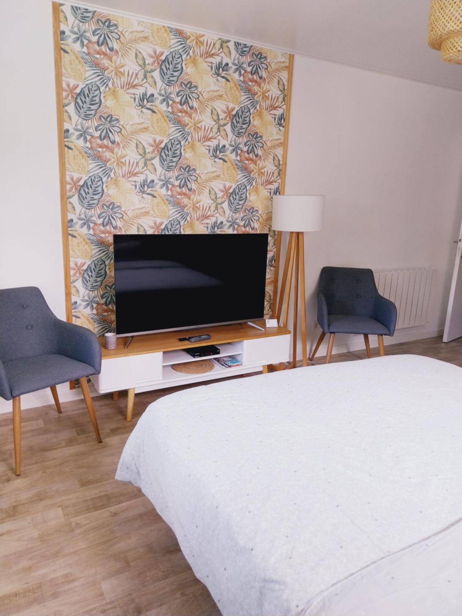 Superbe Grand Studio Tout Confort Avec Exterieur Poussan Kültér fotó