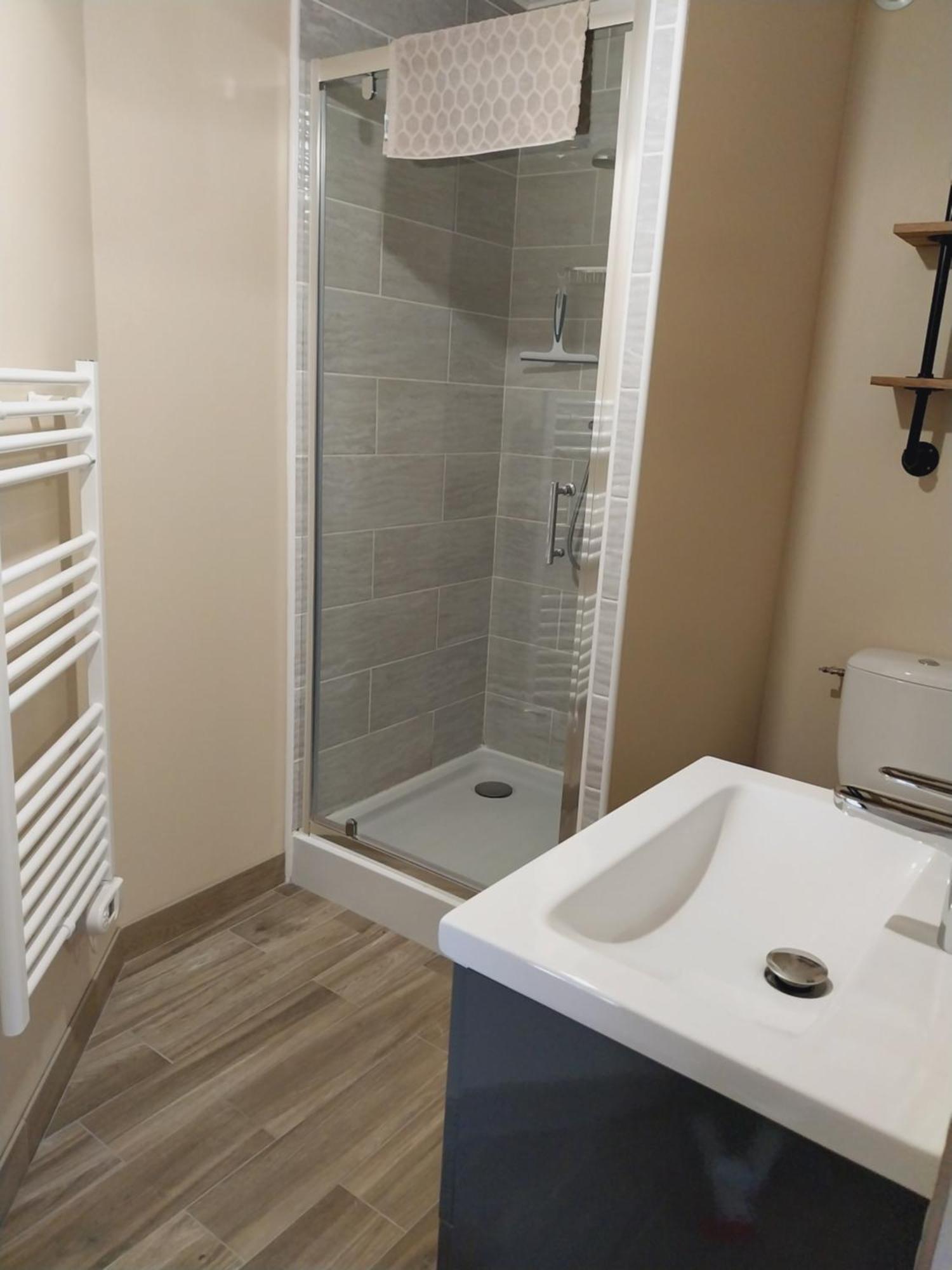 Superbe Grand Studio Tout Confort Avec Exterieur Poussan Kültér fotó