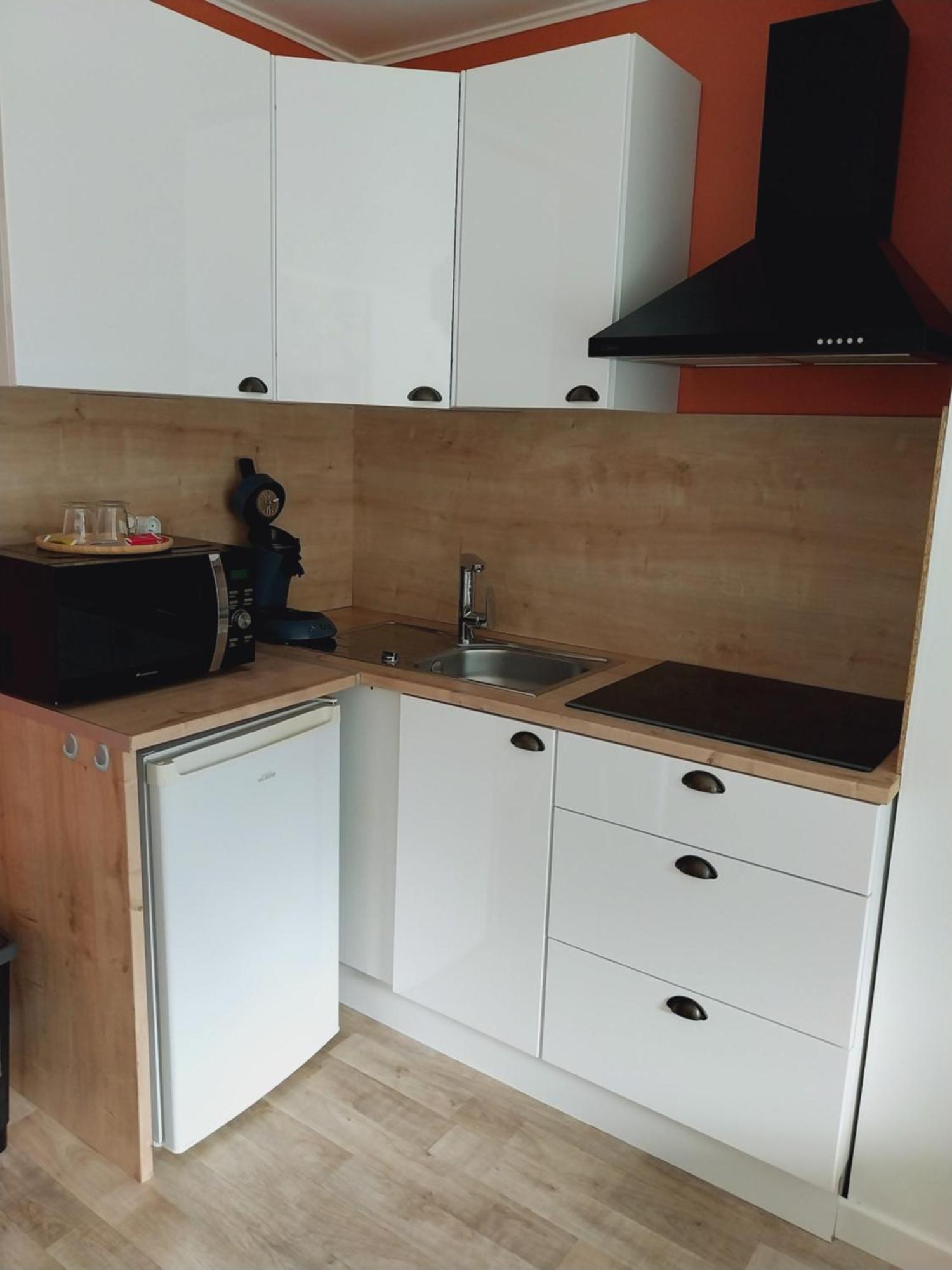 Superbe Grand Studio Tout Confort Avec Exterieur Poussan Kültér fotó